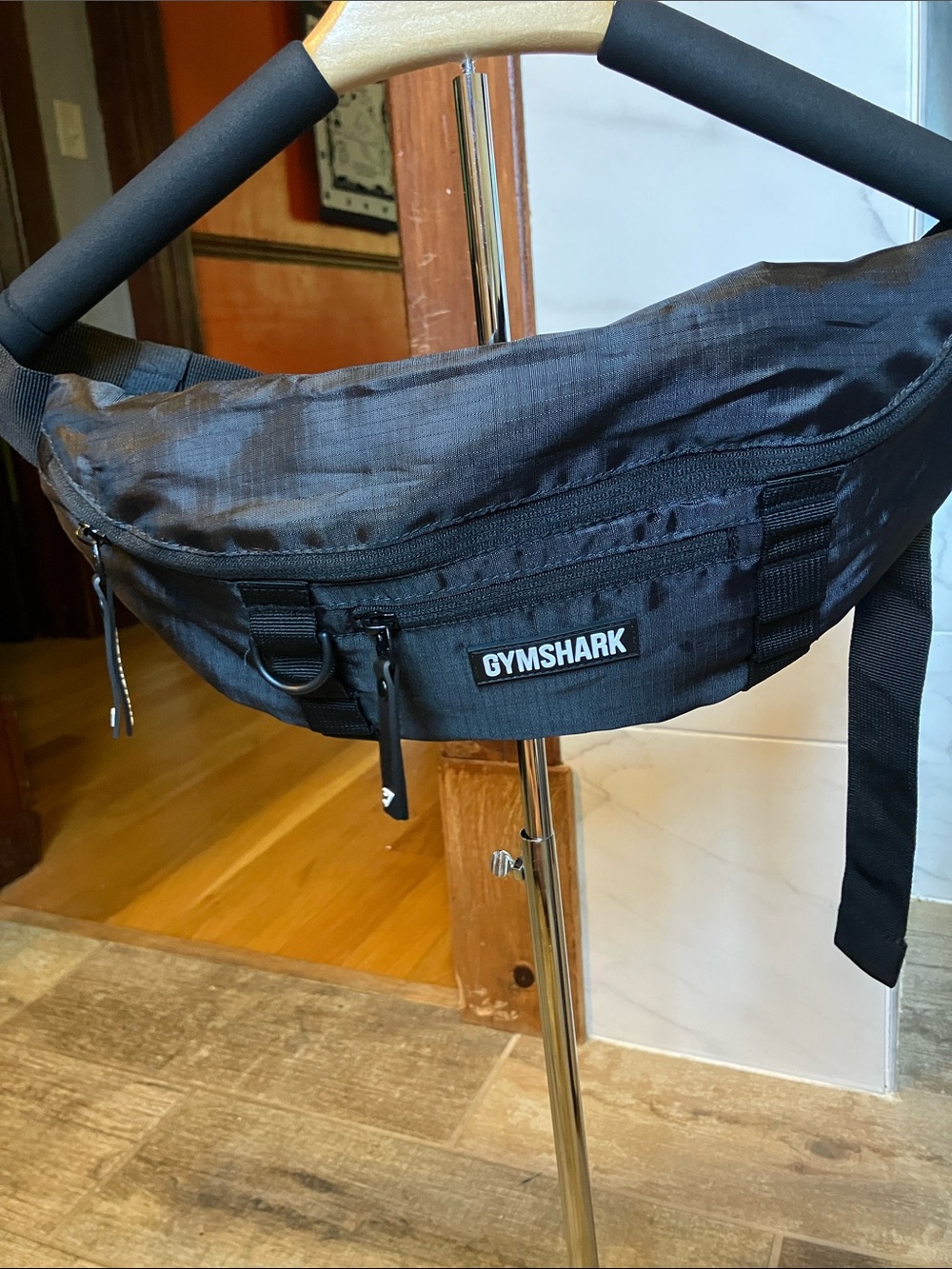 Gymshark GS Crossbody Sling Bag Black Pouch Travel Fanny Pack I1A1L Unisex